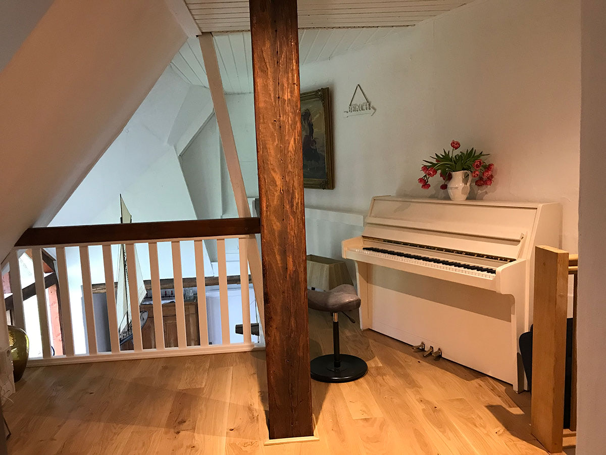 Die Galerie mit Schimmel Klavier